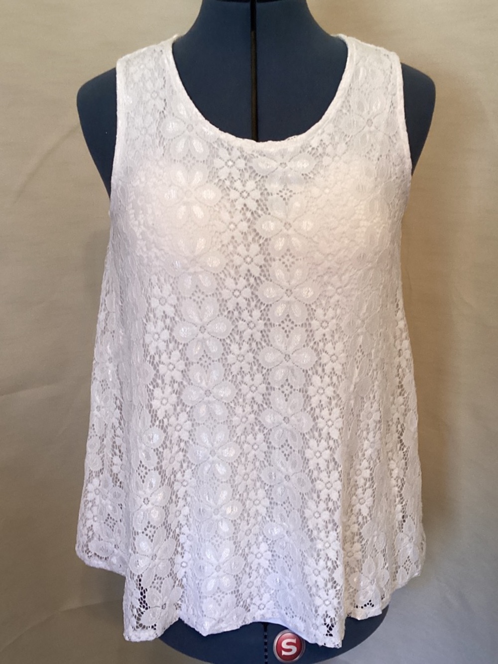White Lace Sleeveless Women's Top